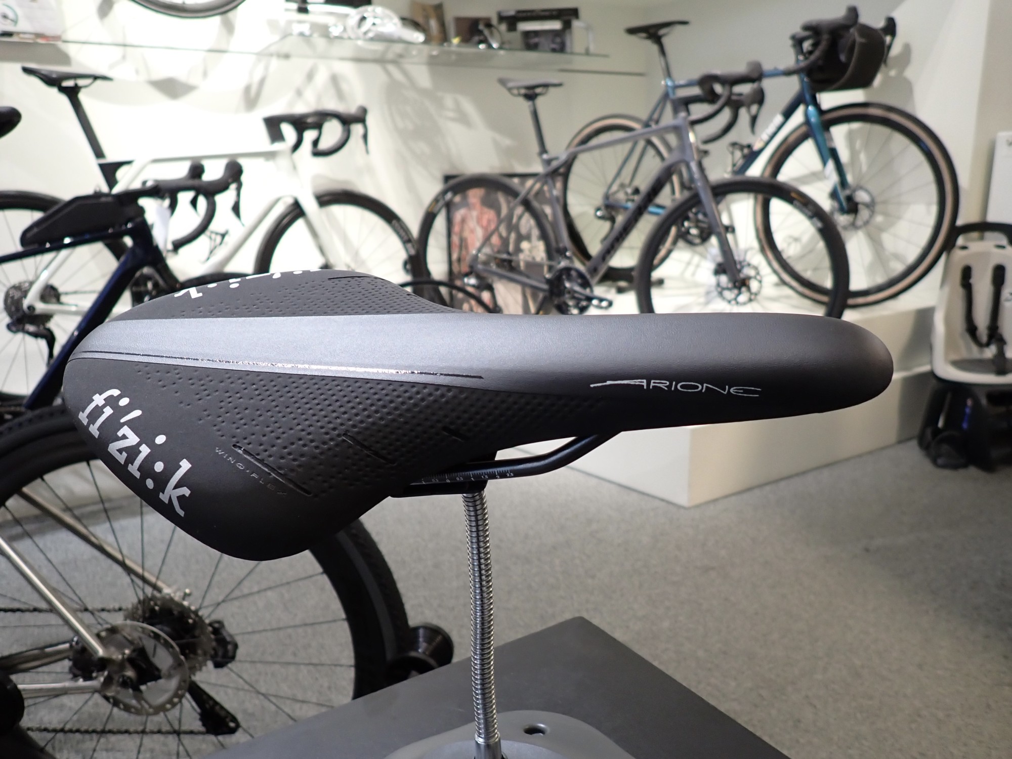Fizik Arione R3 Large Kium